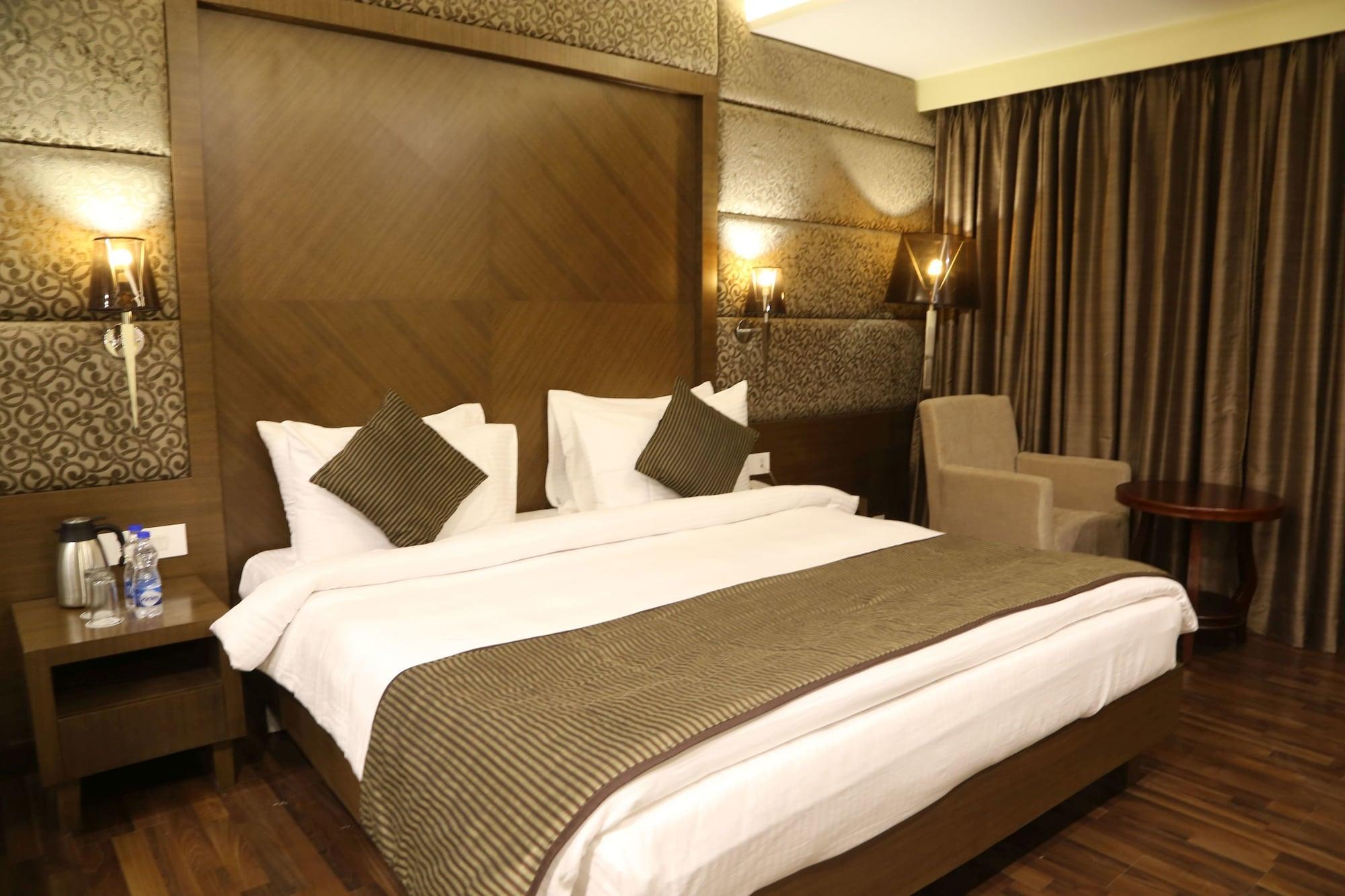 The Fern Residency Mundra Otel Dış mekan fotoğraf