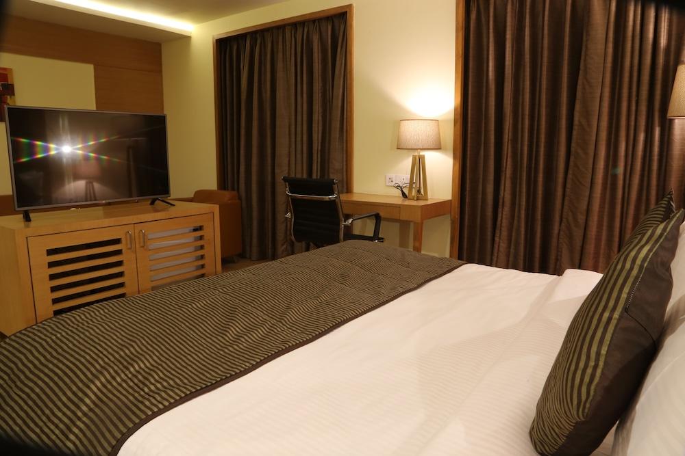The Fern Residency Mundra Otel Dış mekan fotoğraf