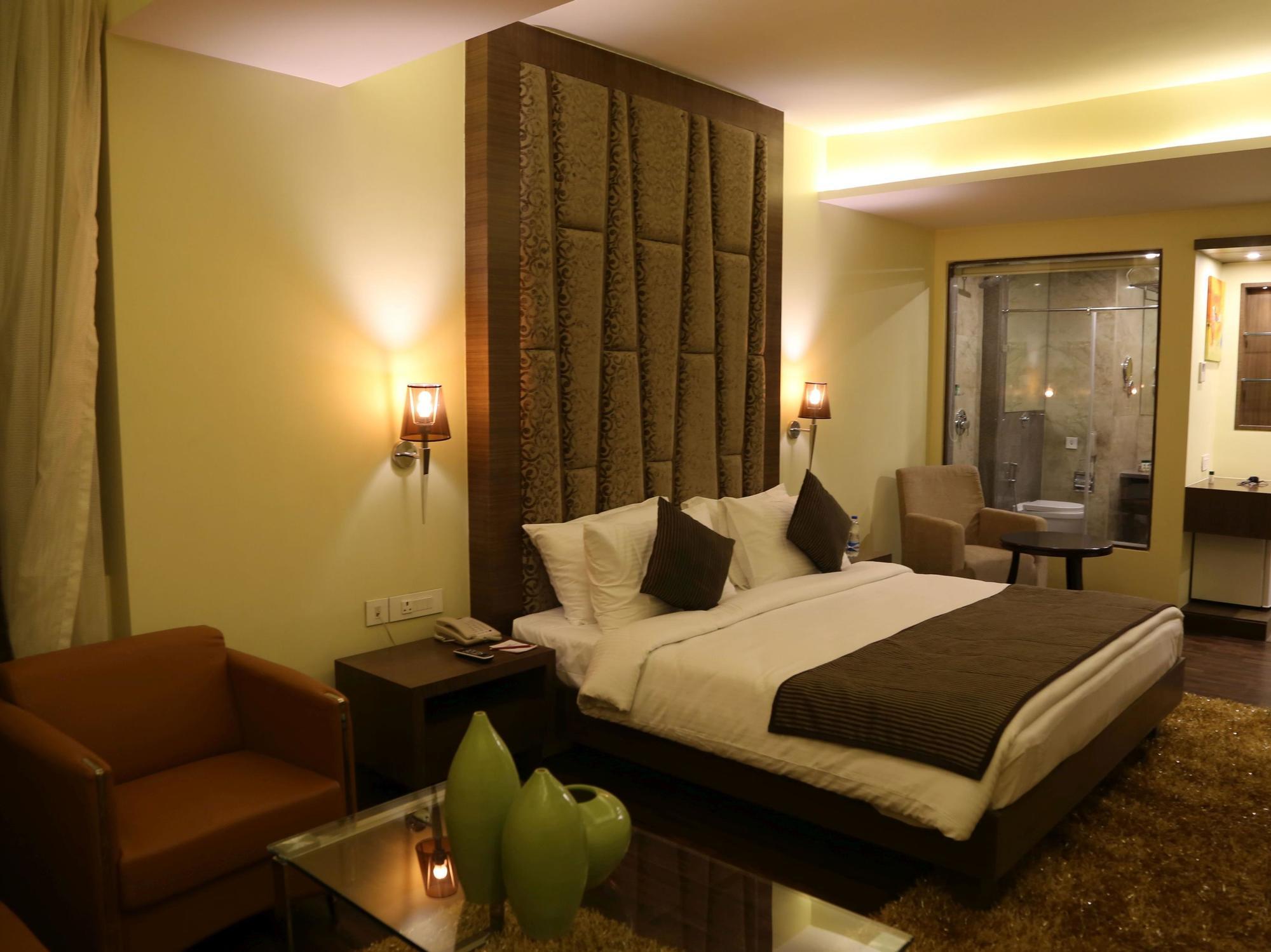 The Fern Residency Mundra Otel Dış mekan fotoğraf