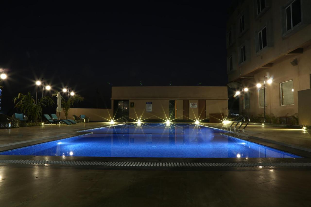The Fern Residency Mundra Otel Dış mekan fotoğraf