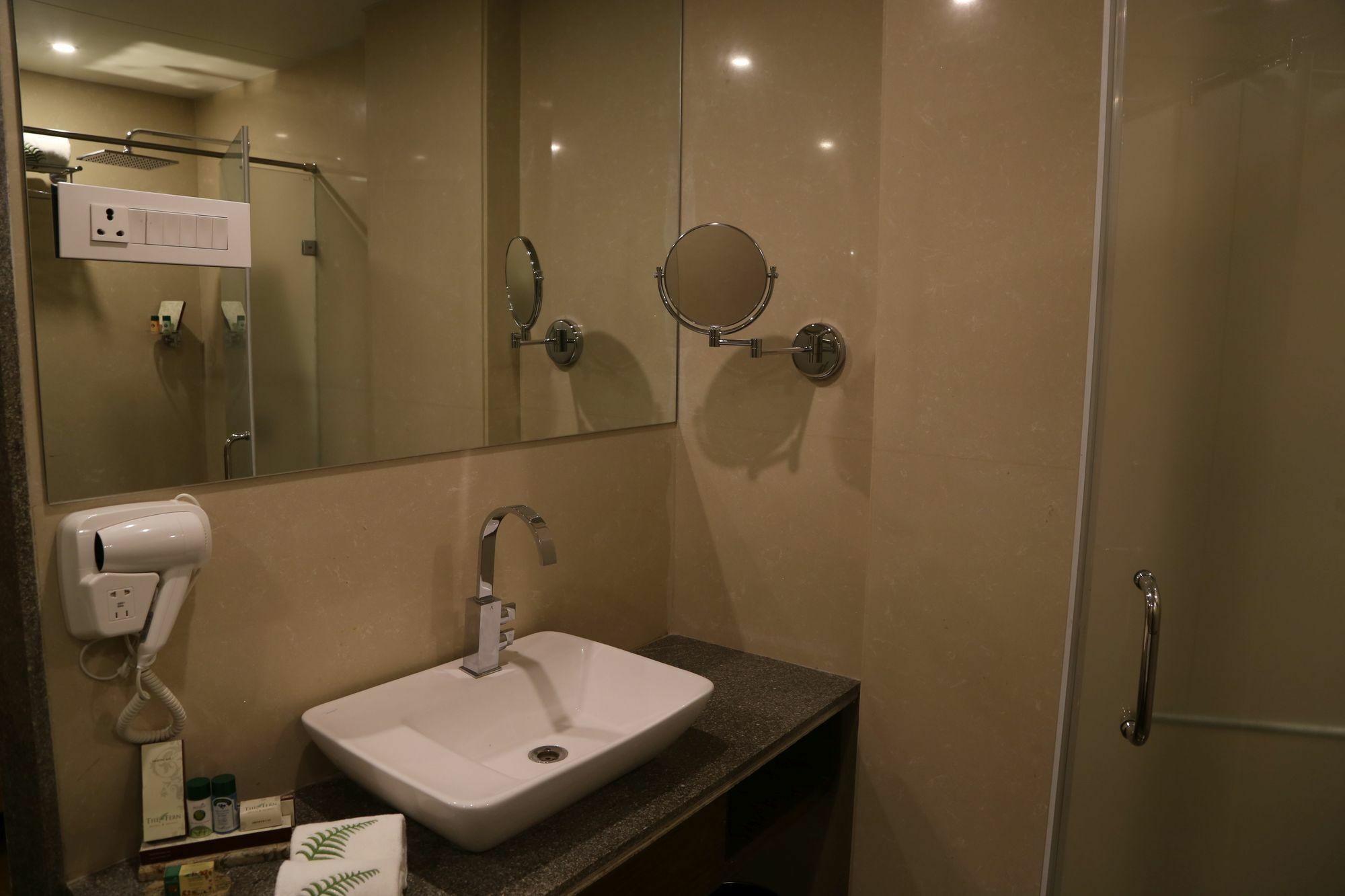 The Fern Residency Mundra Otel Dış mekan fotoğraf