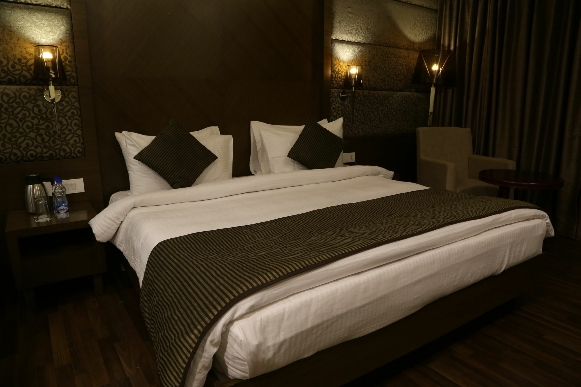 The Fern Residency Mundra Otel Dış mekan fotoğraf